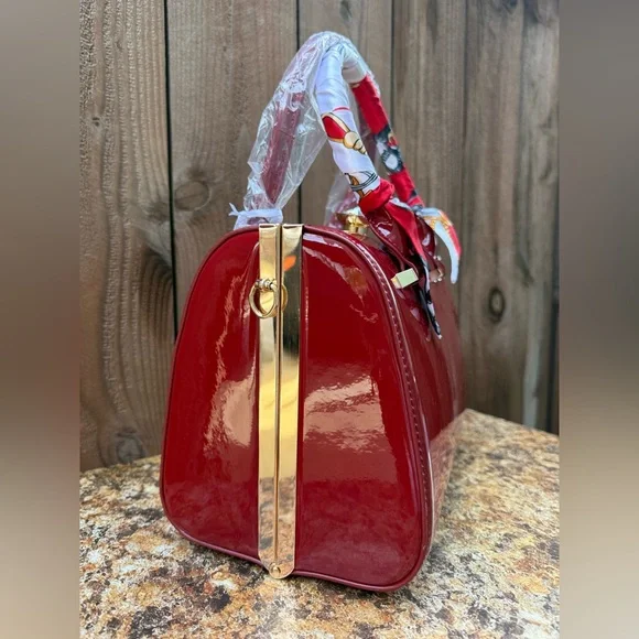 LA Terre Elegant Handbag - Picture 3 of 8